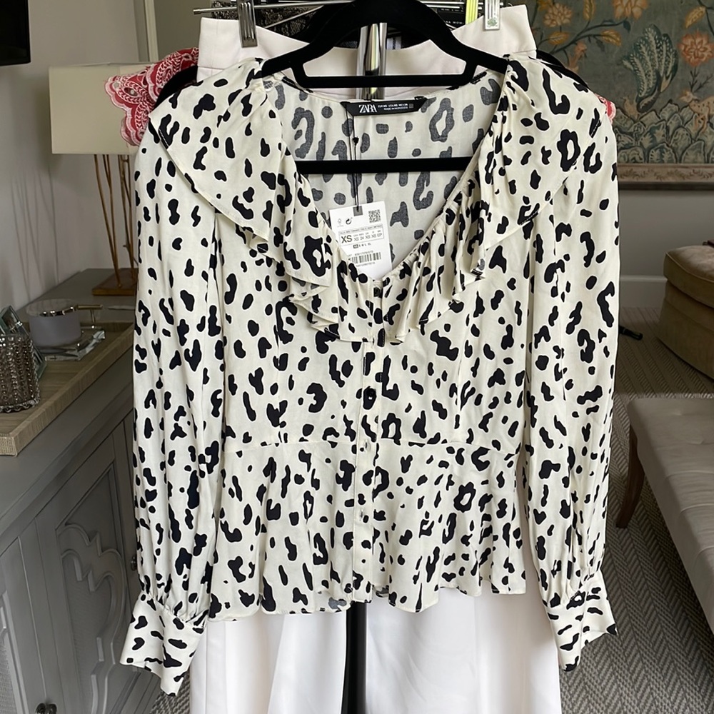 New with tags Zara blouse